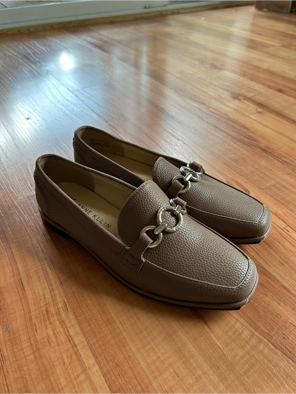 Anne Klein Loafers in Taupe Light Beige Women’s Size 7.5M Classy Flats Summer